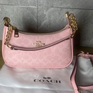 Coach Teri Shoulder Bag In signature canvas/Gold/Powder Pink New